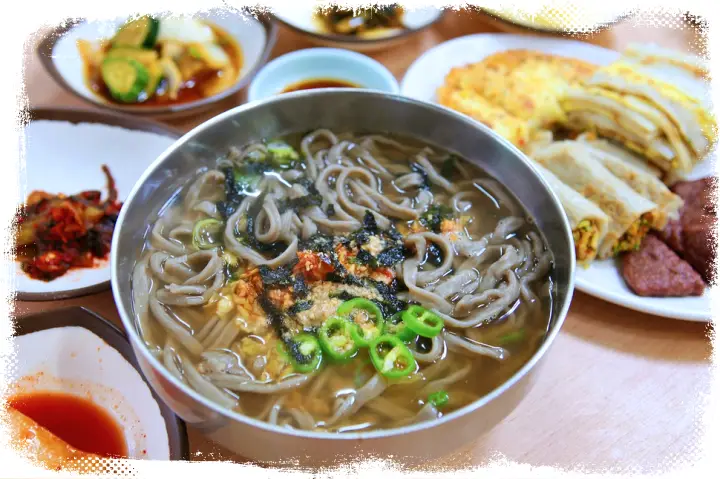 메밀부치기&#44; 올챙이국수&#44; 콧등치기국수 맛집 강원도 정선 아리랑시장 맛집 추천