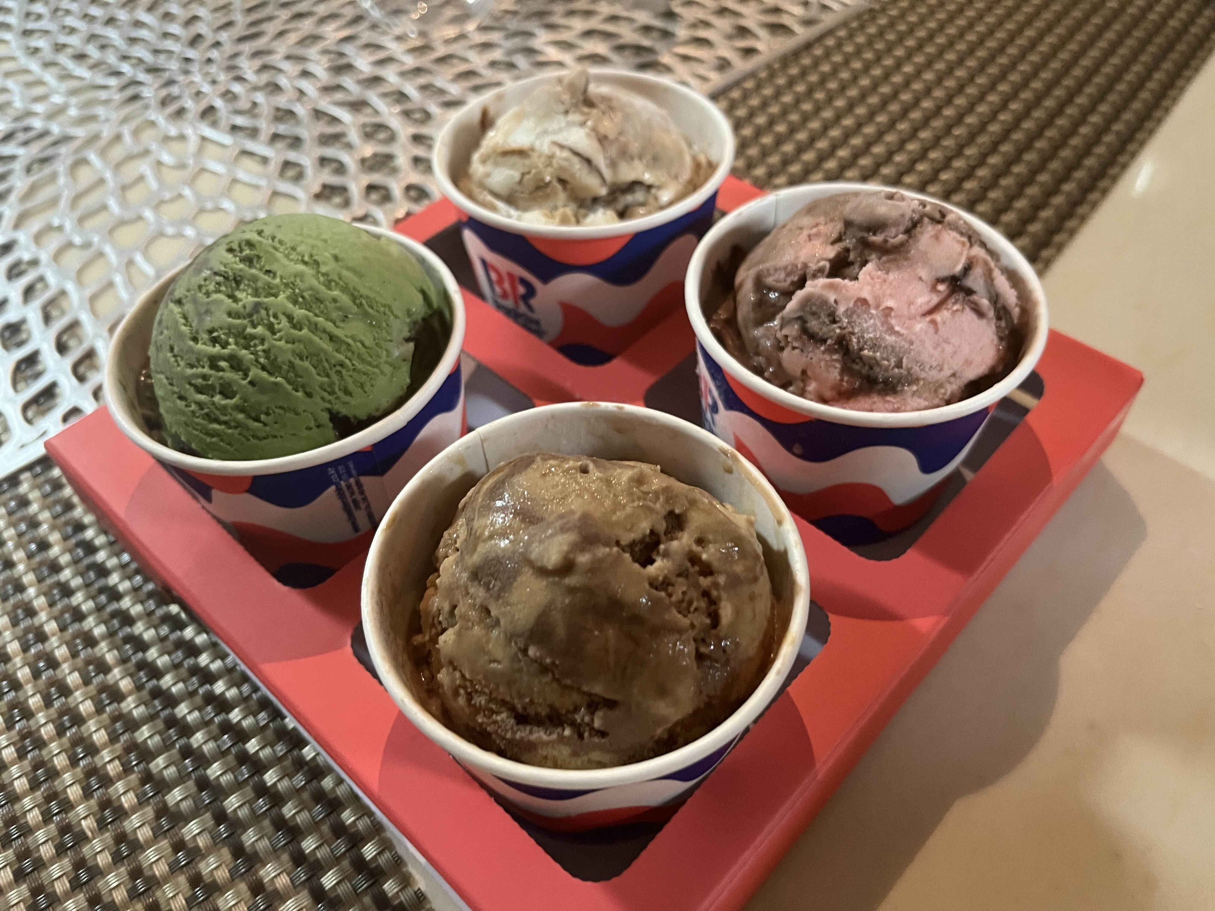  베스킨라빈스 아빠왔다팩 후기! 내가 아인슈페너, ㅋㅋㅋ, 잔망 딸기, 초코나무숲 먹어봤어요~