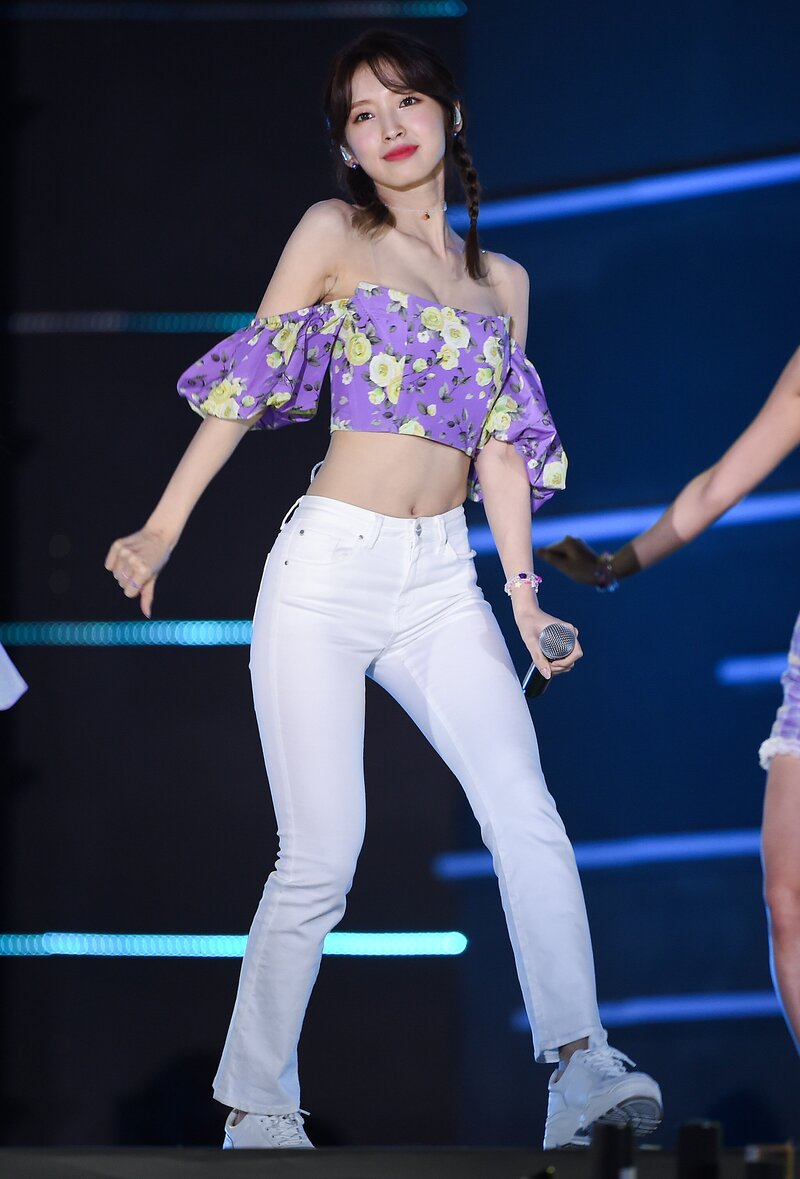  210626 OH MY GIRL 아린 퍼플 오프숄더 사진
