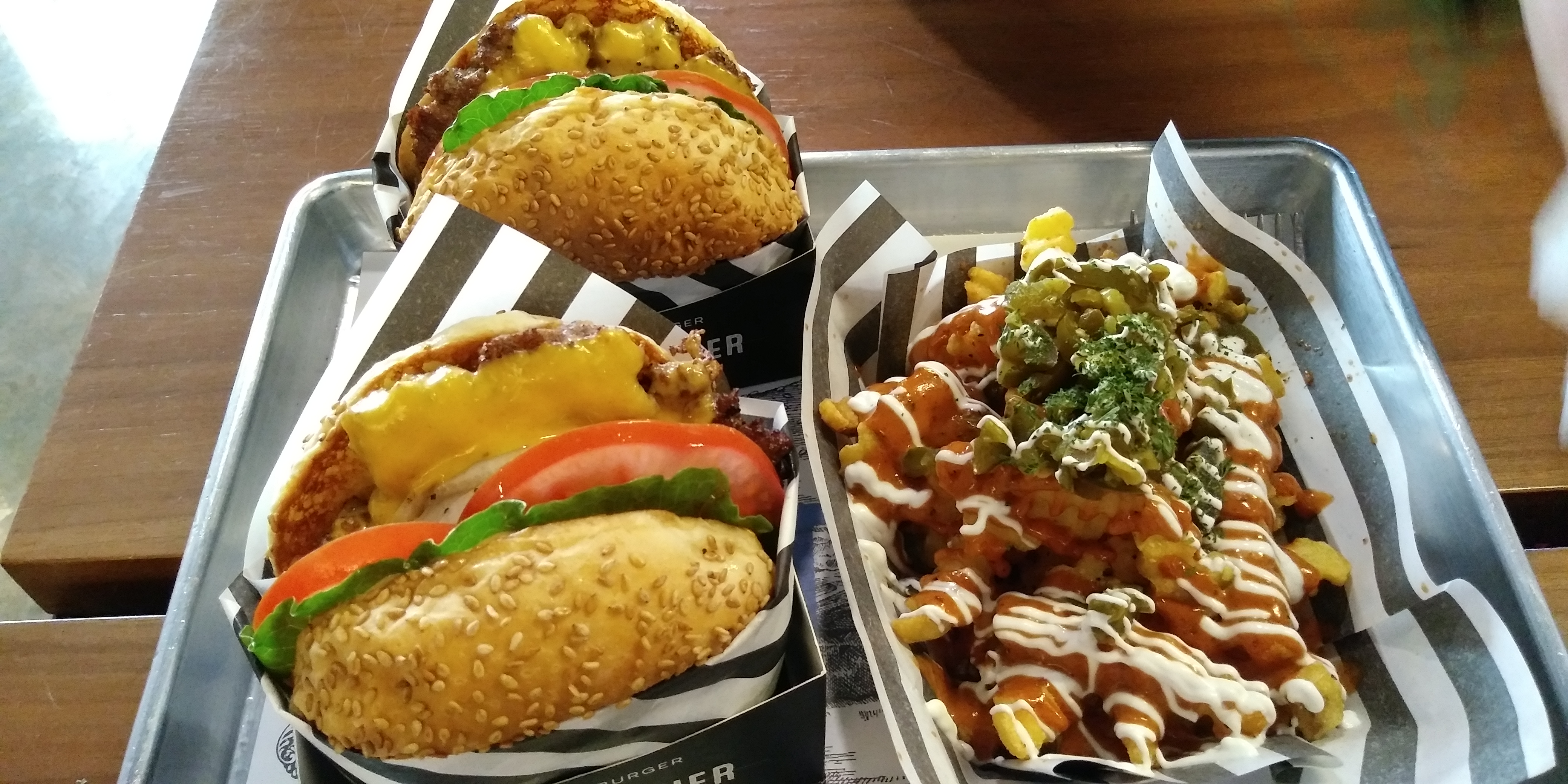  [한남동] 다운타우너에서 치즈버거와 스파이시 치폴레프라이즈