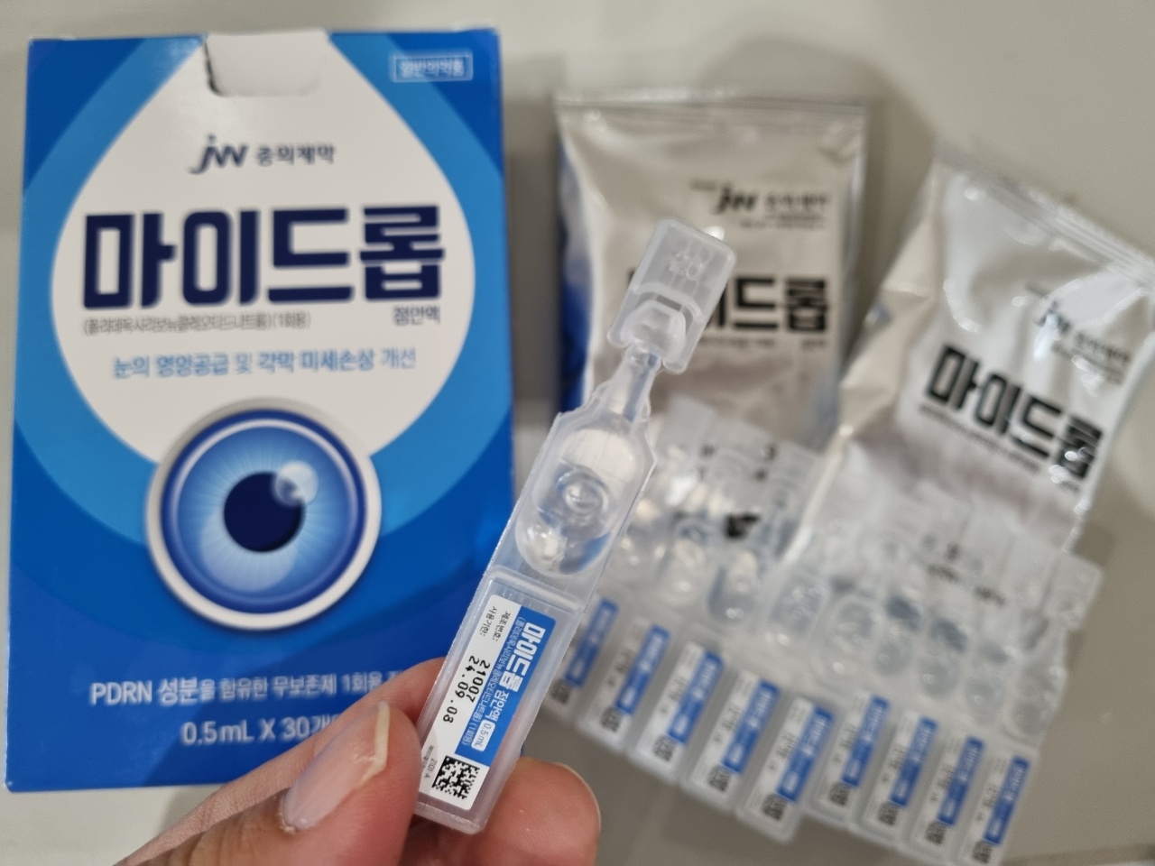  인공눈물 안전하게 사용하고 계신가요? 각막 미세손상까지 개선되는 마이드롭!(프렌즈 아이드롭 후속 제품)