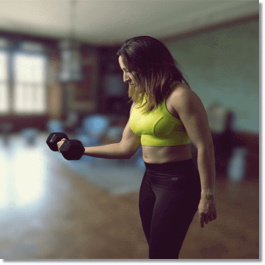 감식초 다이어트 효과, 근력 운동하는 여성