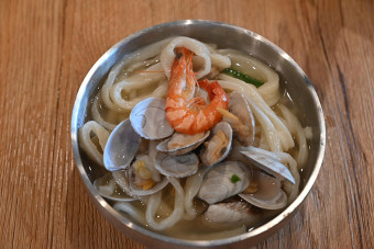 바지락 칼국수
