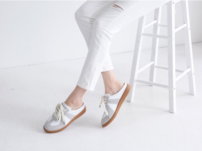  앞코소재콤비 2.5cm 스니커즈 슬리퍼 블로퍼