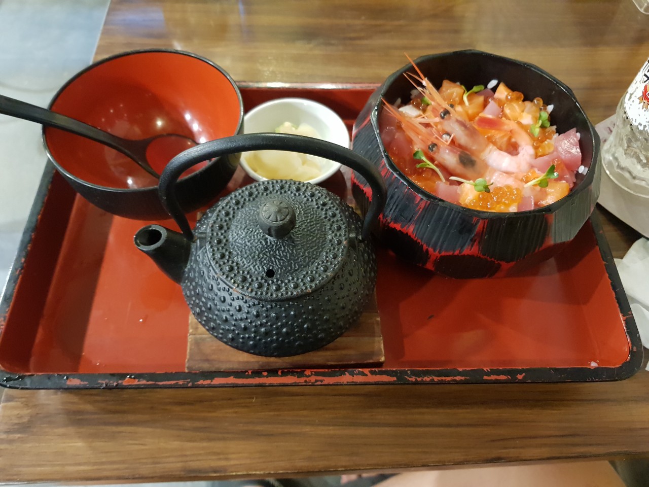 호치민 1군 레탄톤 회덮밥 전문점 Sandaime Kamura - 모둠 해산물 덮밥 세트(SEAFOOD HITSUMABUSHI SET)