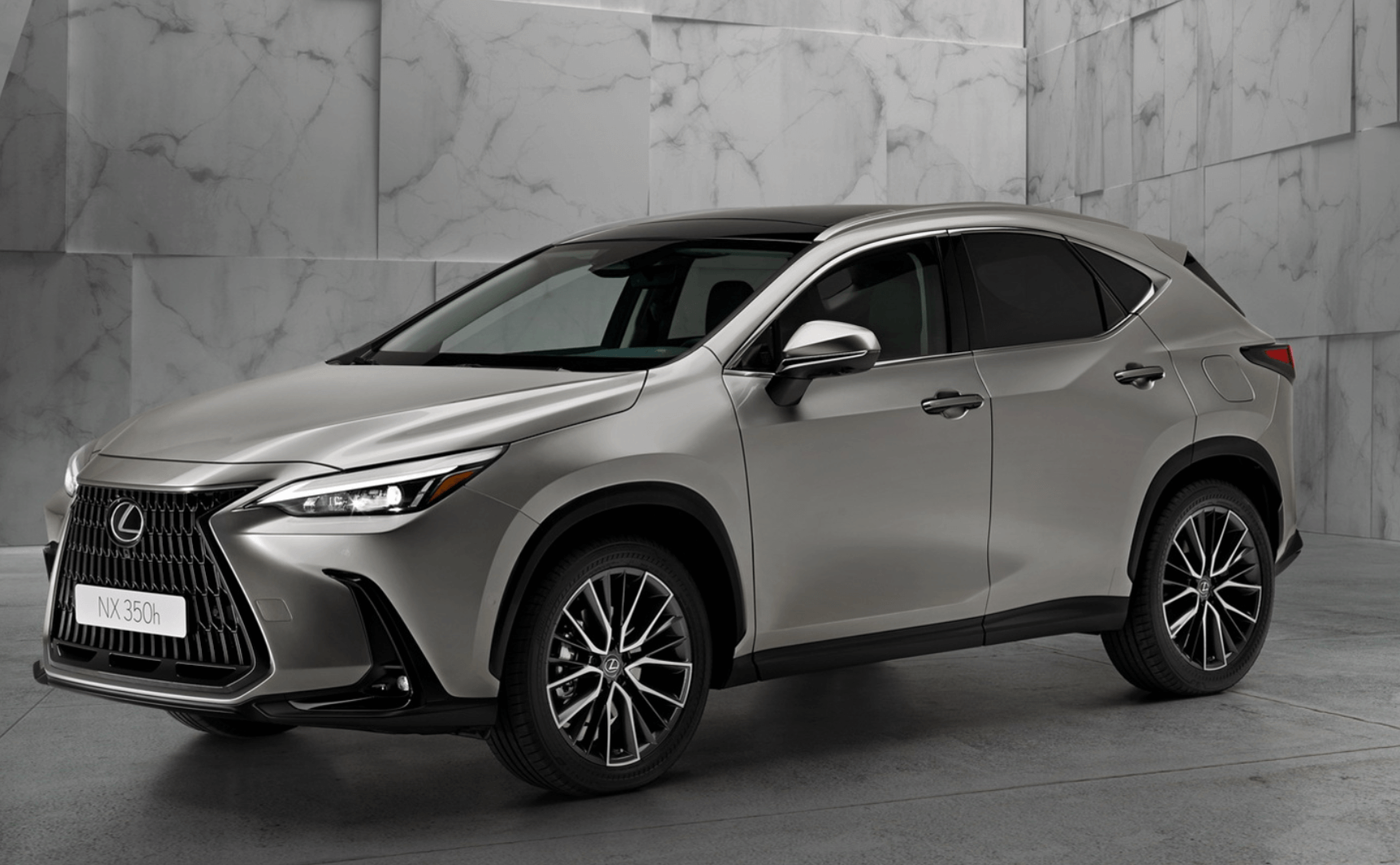 렉서스 NX 350h 고급형 하이브리드 SUV, 정숙성과 품질 강조