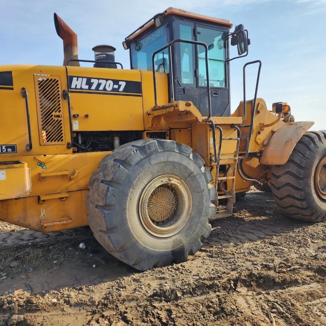  현대 HL770~7 2004년, 2006년식 1대당 3000만원 판매합니다.