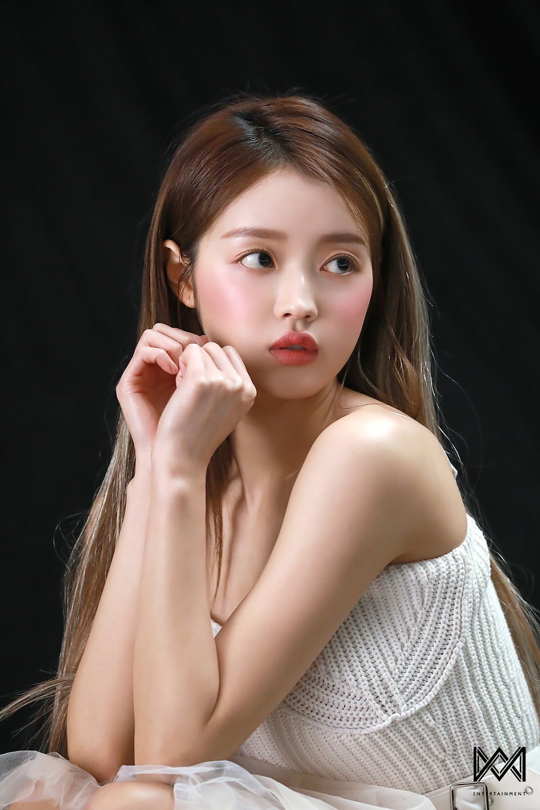  오마이걸 유아 DAZED 화보 비하인드