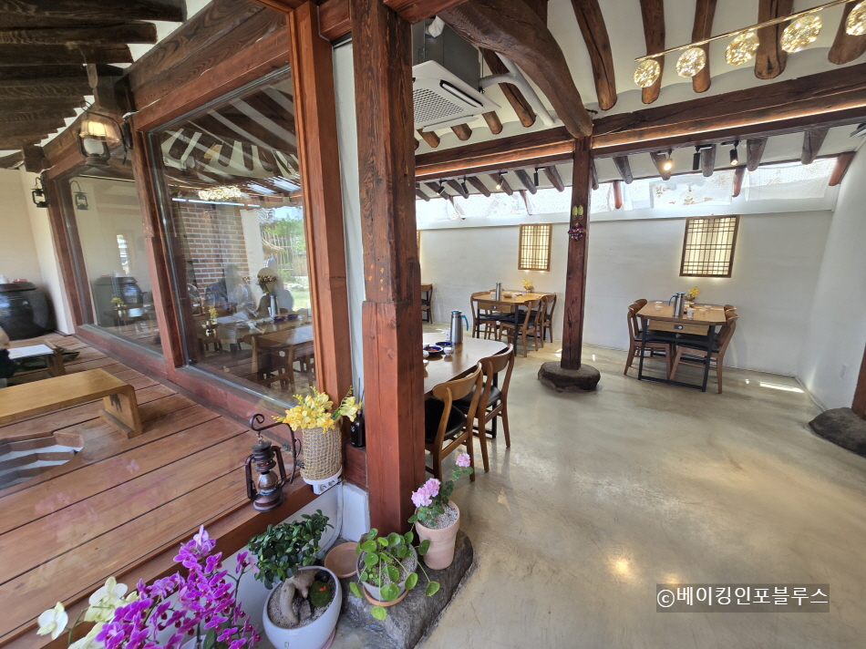 교촌삼백년집-경주한식집-실내