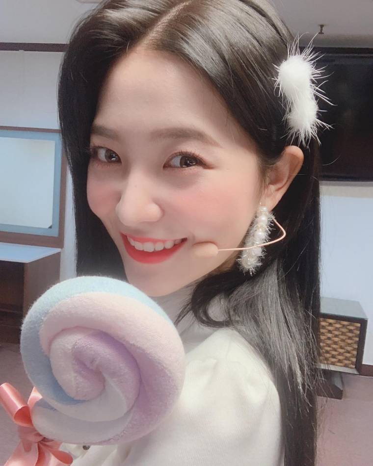  레드벨벳 예리 소녀시대 키씽유 커버 무대 의상