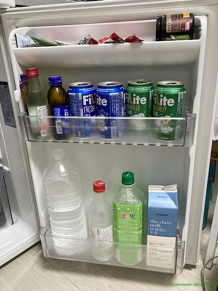 원룸 중소형 LG 냉장고&#44; 냉장실.