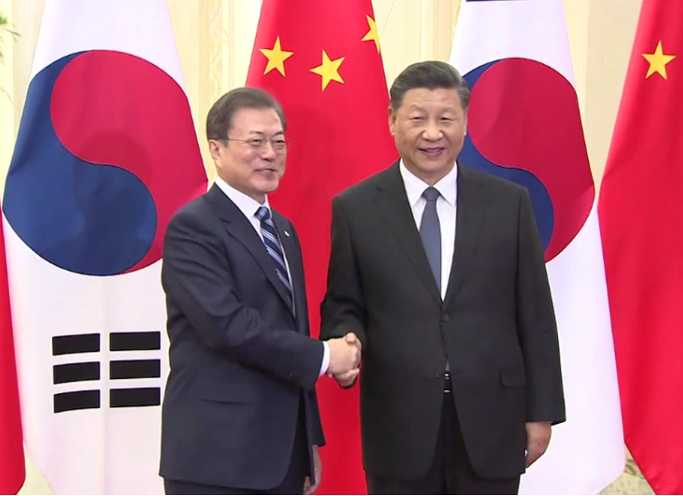  한한령 해제 소식과 화장품 관련주 분석!