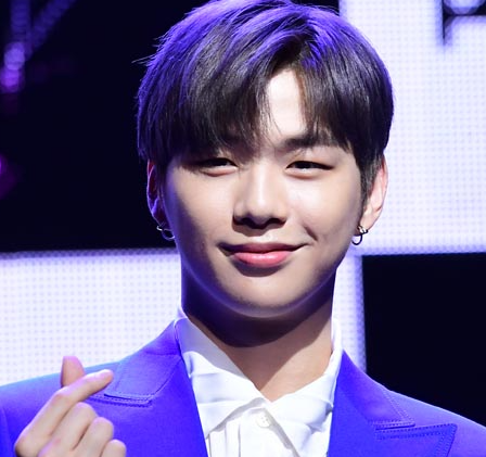 강다니엘 