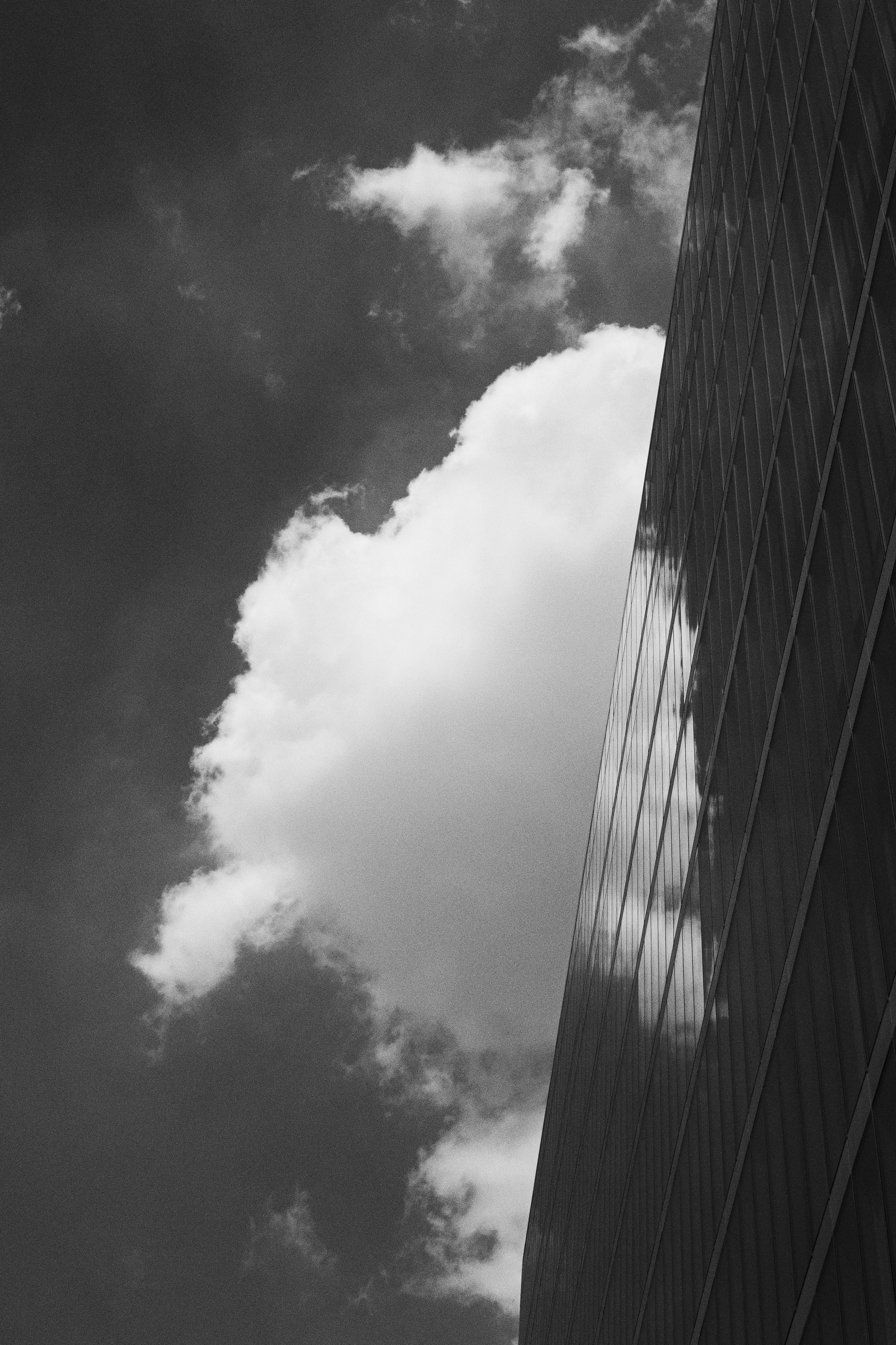 김중만&#44; 건물과 구름