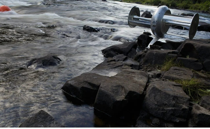 강에 설치된 지속 가능한 조력 발전시설 VIDEO: idénergie&#39;s sustainable river turbine converts water flow into electricity