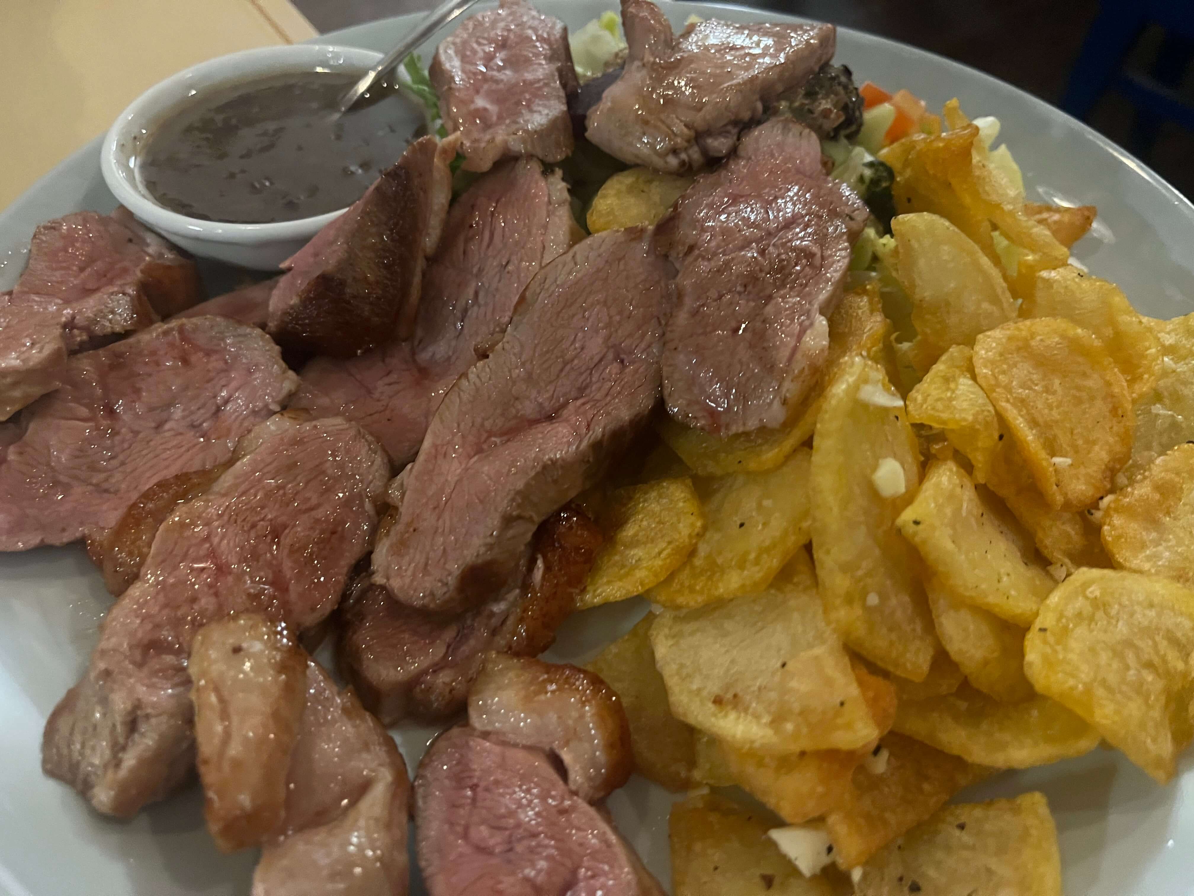 베트남_호이안_맛집_CAVANON_프렌치레스토랑_오리고기스테이크