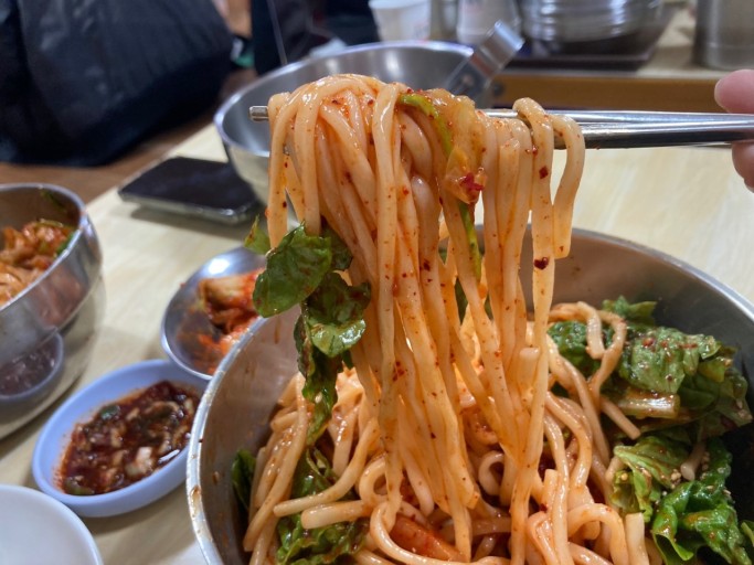 생활의달인 칼비빔국수 비빔 칼국수 달인 맛있는 칼국수집 은둔식달 오늘방송 맛집 정보