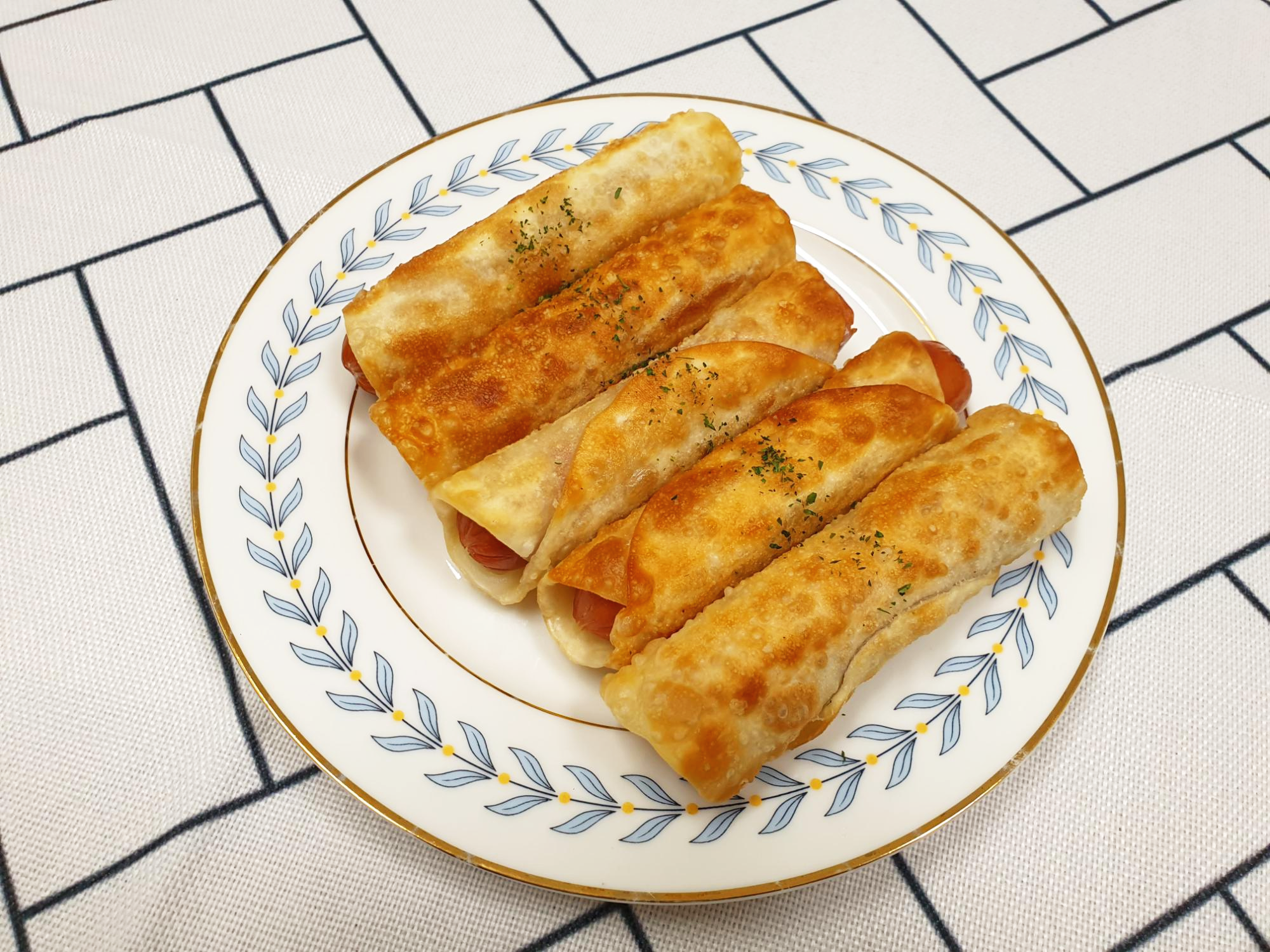  만두피 활용요리 소세지롤 만들기 간단한 맥주안주 추천
