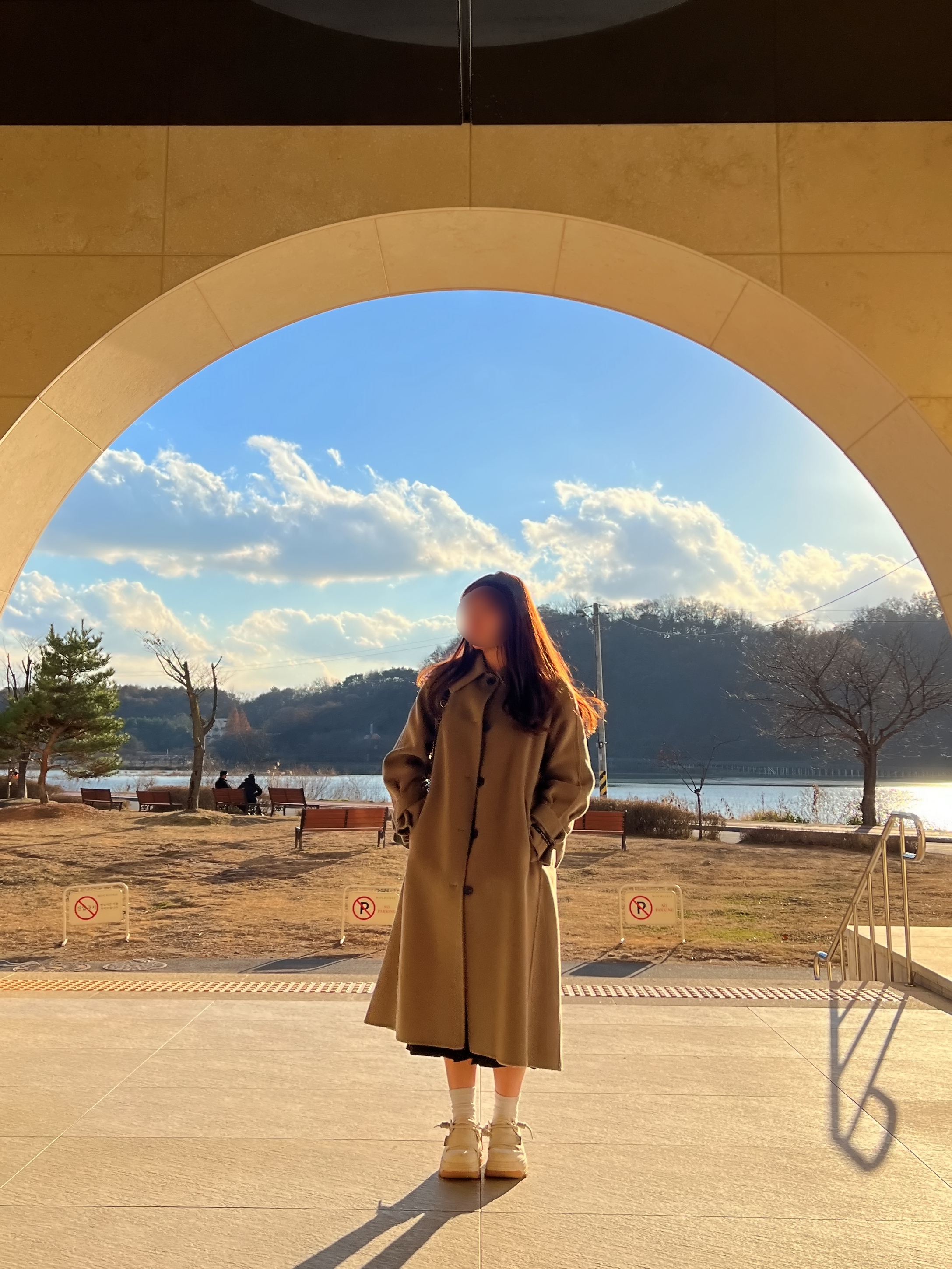  파주 카페 추천 :: 모쿠슈라 프렌치카페 / 파주 공릉 저수지 뷰 신상 초대형카페 / 솔직 후기 리뷰