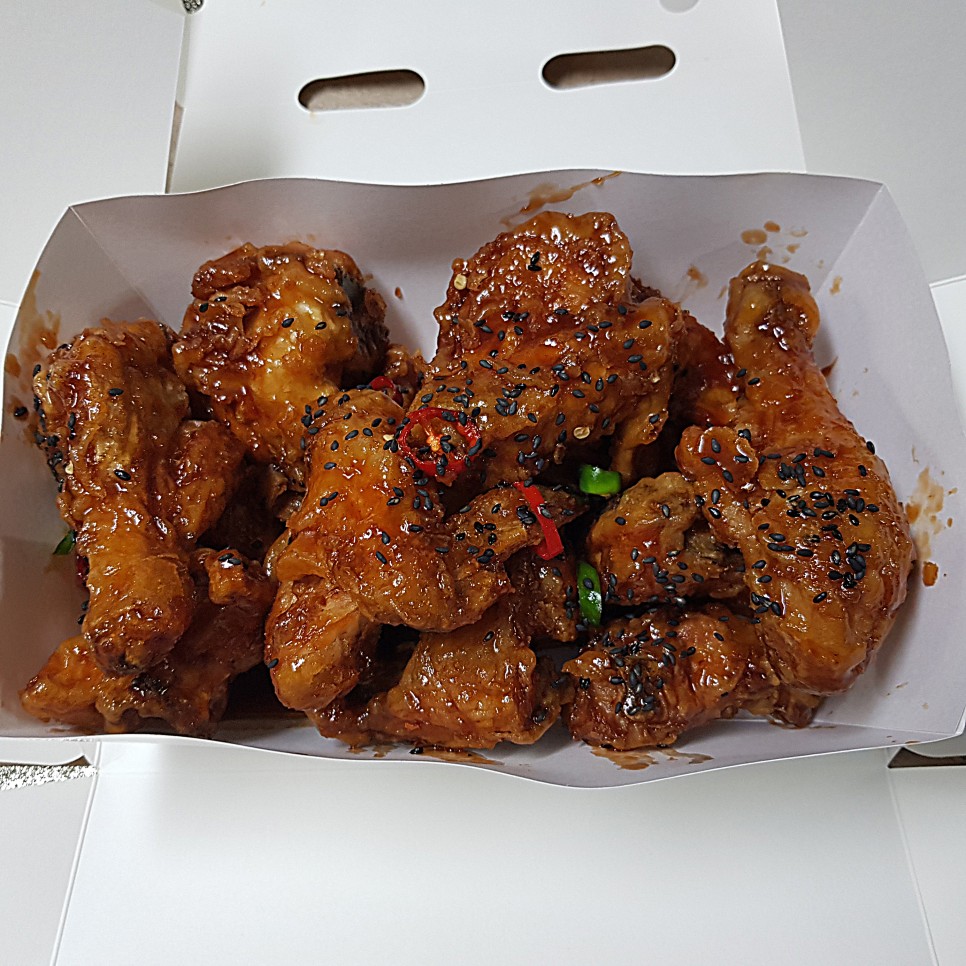  [배달리뷰] BHC <펌치킨> 달콤촉촉! 호박 조청을 사용한 달콤한 치킨 강정 : 대구 북구 연경점