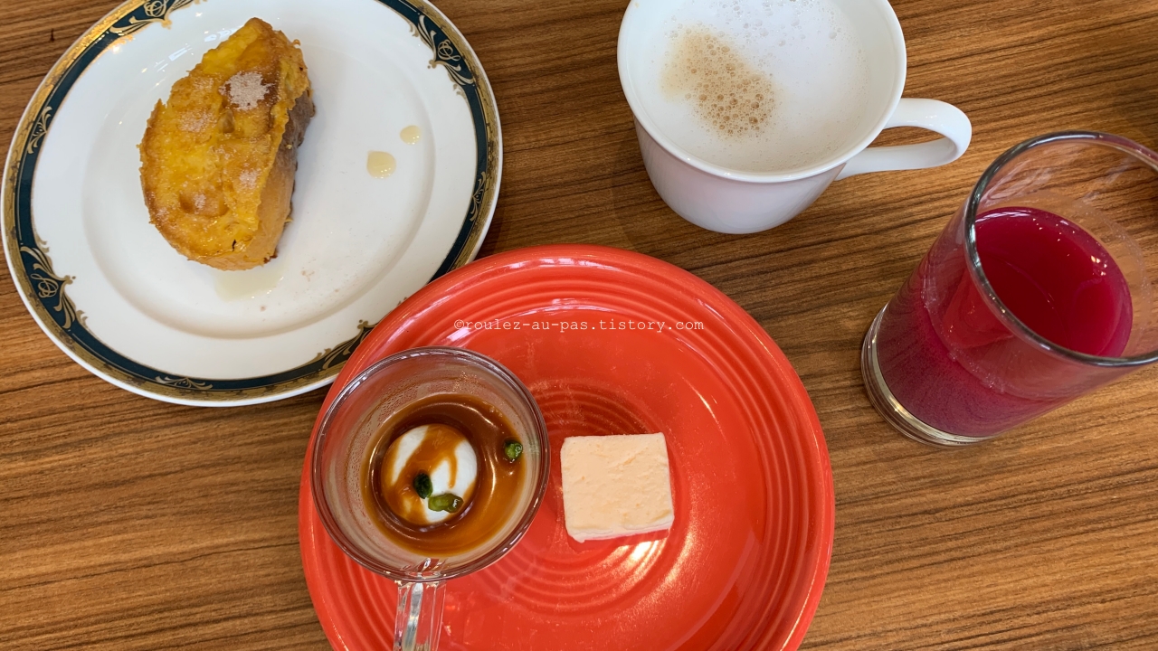 JAPAN-HOTEL-KOBE BAY SHERATON-BREAKFAST-COFFEE