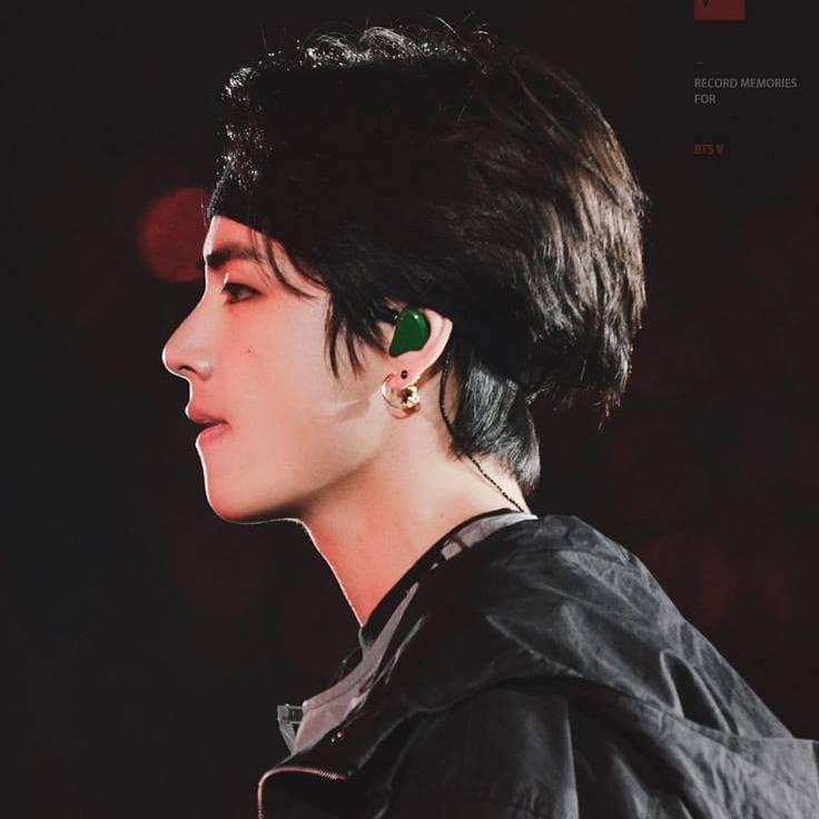  날카로운 BTS 태형이의 옆모습