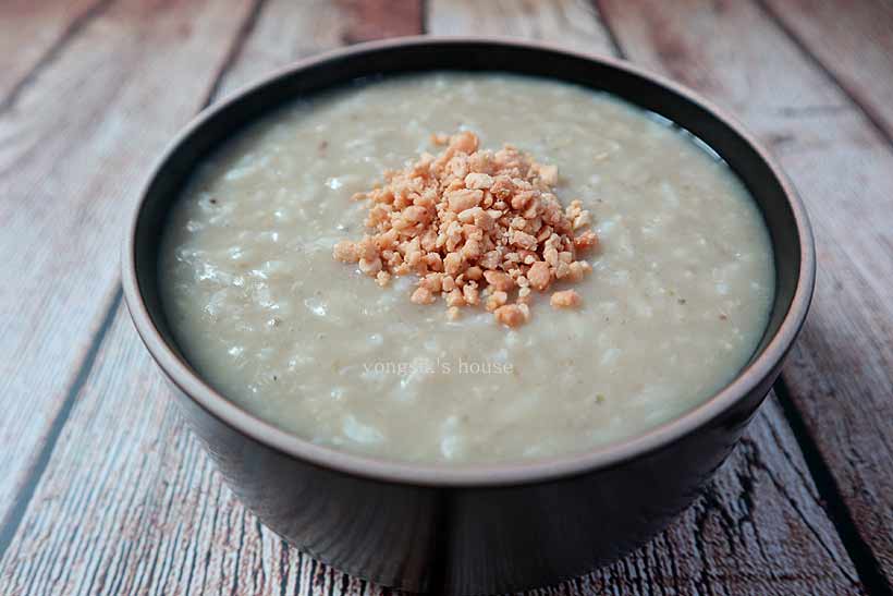 땅콩가루-올려진-녹두죽