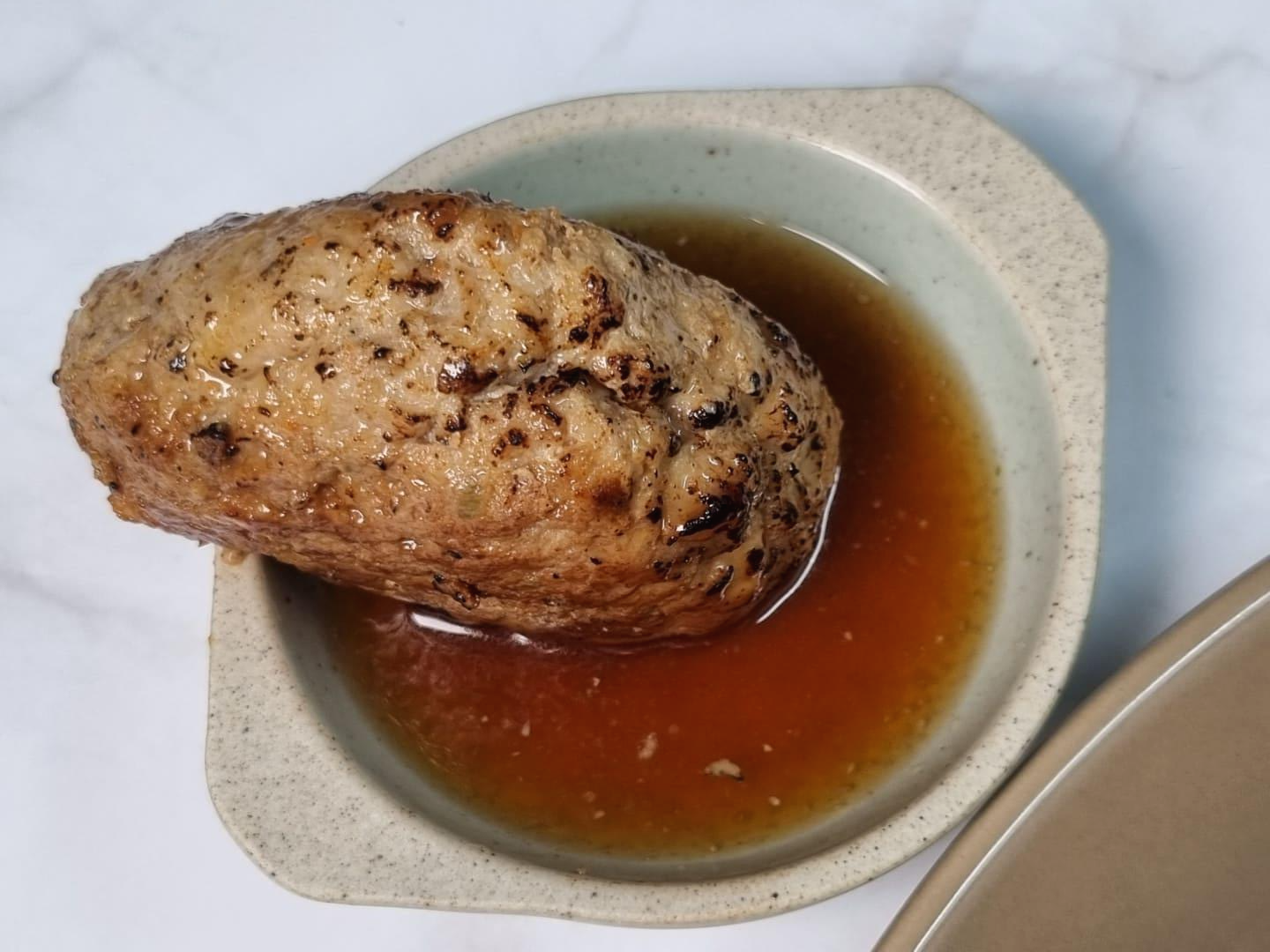 새콤달콤 간장소스와 떡갈비