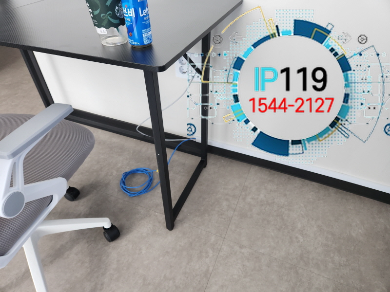 가산동 사무실 바닥 10회선 8포트 허브 2개 설치 랜선공사 작업입니다