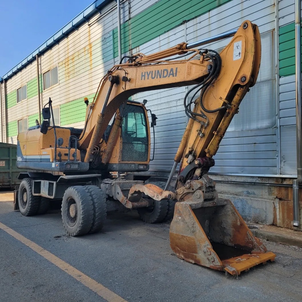  현대 R140W 2012년식 4100만원 판매합니다.