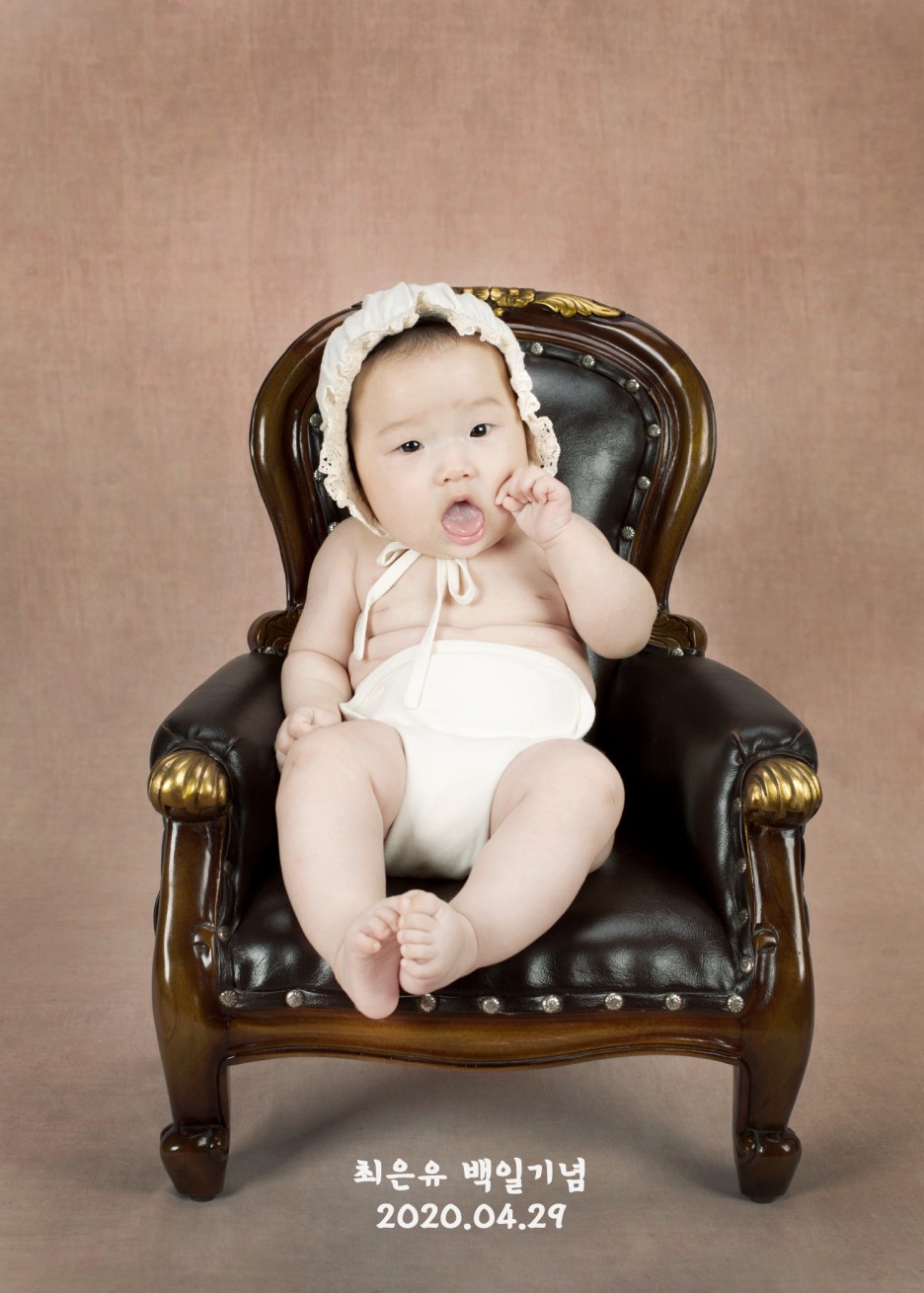 촬영하는 백일, 돌잔치 염사진 추천!! [전통 백일사진, 돌사진 전문사진관] 인천에서 옛날처럼 의자에서 16