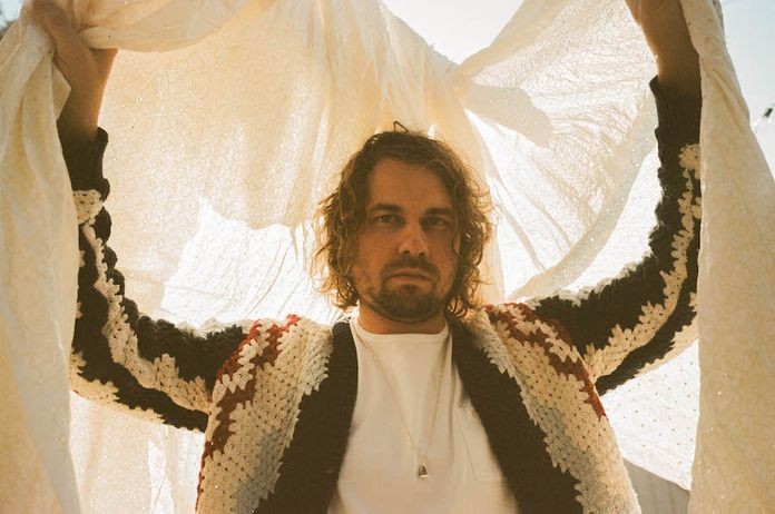  Kevin Morby, 'A Random Act of Kindness' 새로운 싱글 음악 영상