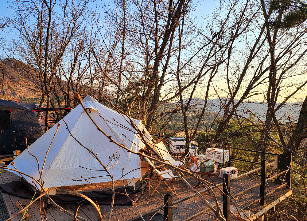 용인 마운틴 캠핑장 E4사이트 텐트 피칭 후 모습