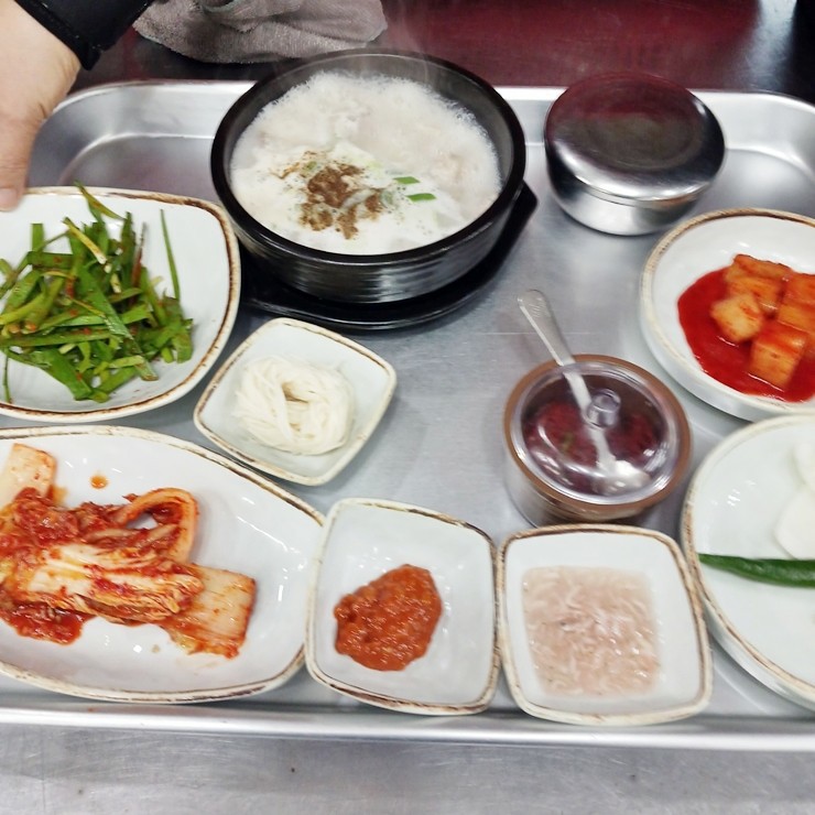 토박이돼지국밥 이미지