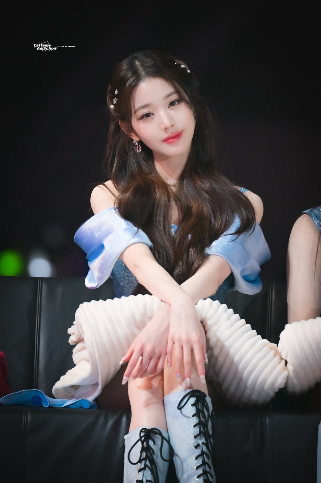  만우절이라고 올려준 타돌 홈마들의 장원영 카리나 사진