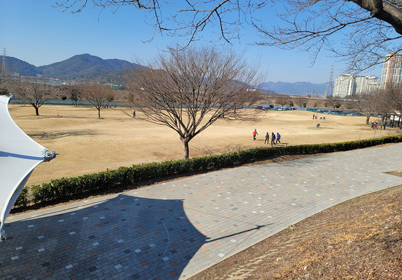 밀양파크골프장. 경상남도 밀양시 삼문동 631번지