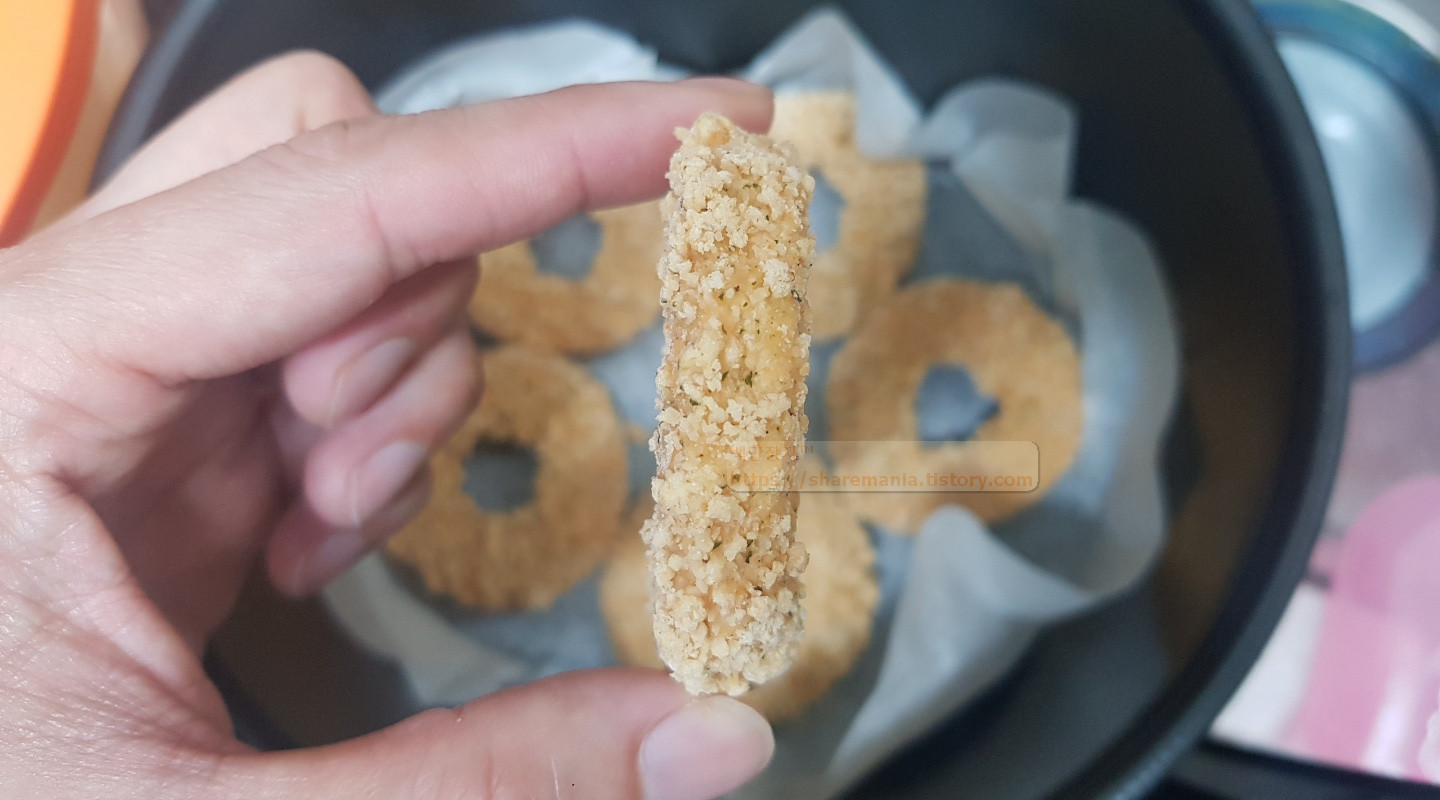  국내산 닭가슴살로 만든 치킨 도넛 먹기 편하고 짱 맛있어요.