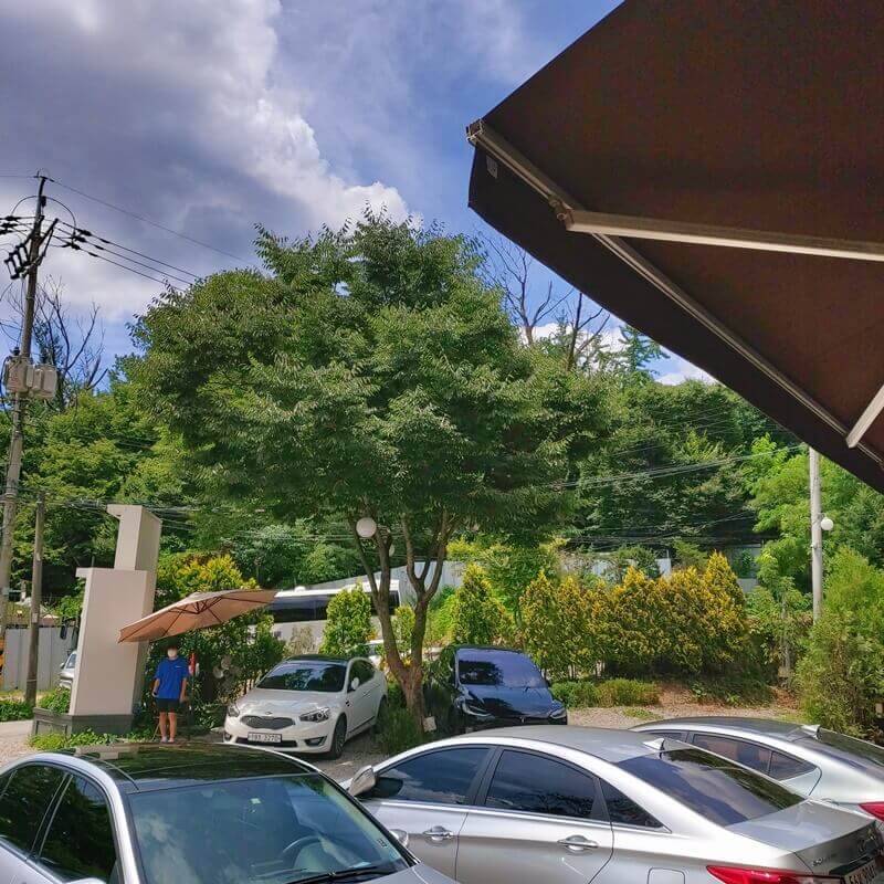 우이동 계곡 카페 산아래 주차장2