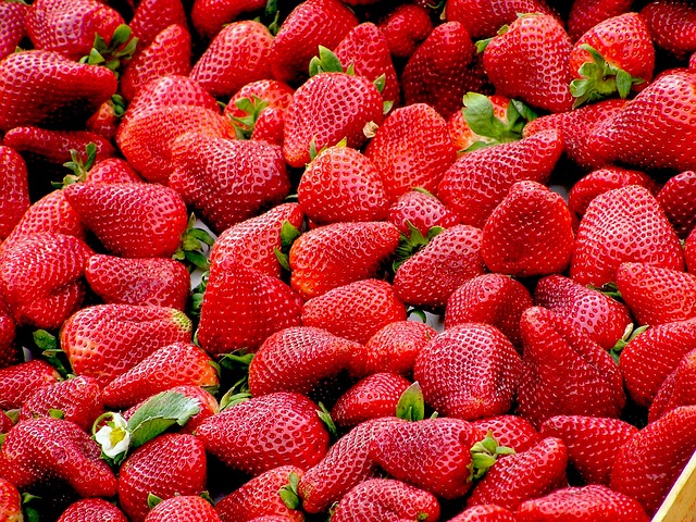 strawberries-fruits-과일-딸기