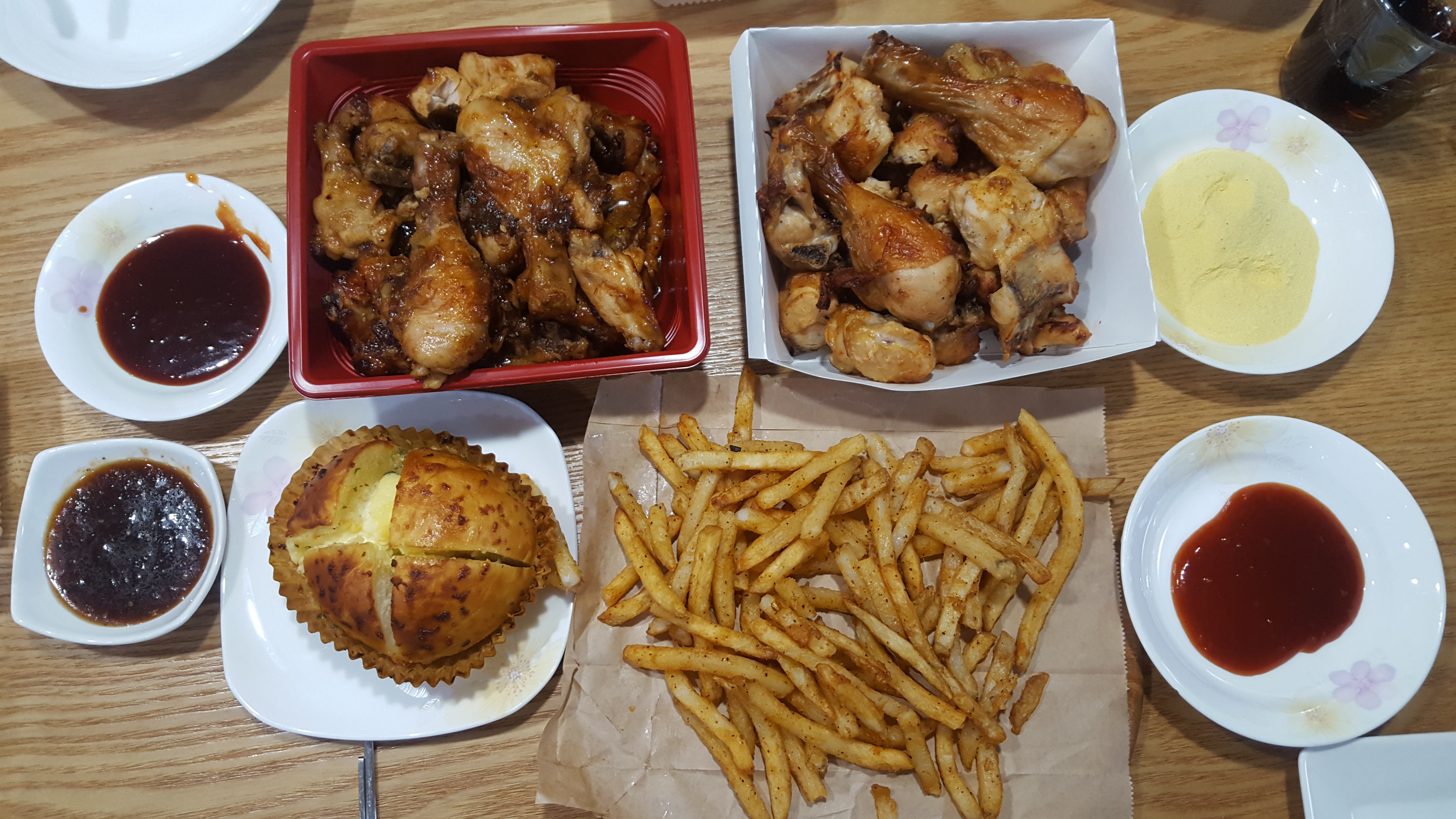  카카오톡 선물하기 굽네치킨 오리지널+갈비천왕+콜라 (반반B) 선물받도 먹은 후기(기프티콘 주문하는 방법)