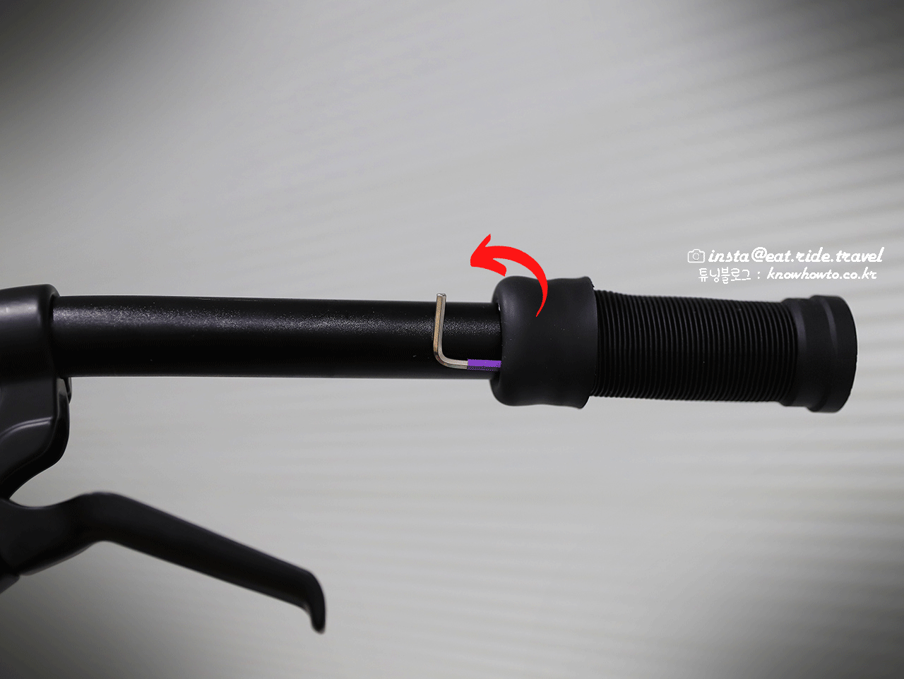 자전거 고무 그립 교체 방법 - 제거가 얼마나 쉬운지 (feat. Brompton Trifold) 5