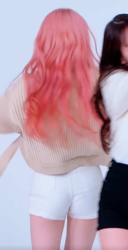 아이돌-idol-kpop-가슴-가슴골-슴골-boobs-cleavage-midriff-엉덩이-엉밑-엉밑살-butt-섹시-몸매-body-sexy-허벅지-thighs-도끼-cameltoe-nsfw-legs-cheeks-케플러-kep1er-김채현-chaehyun
