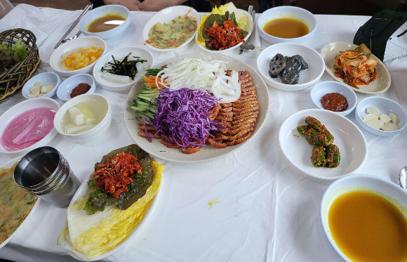 도덕봉가든 오리훈제