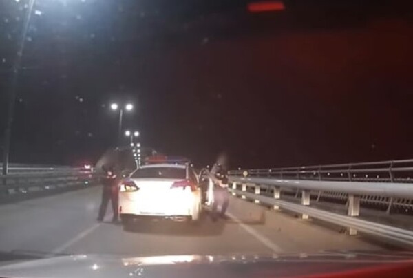 "너무 힘들어도 살아야 한다"라며 자살하지 말라고 말했다. 남한강 다리로 향하는 택시 승객과 돌아오지 못한 택시 기사…