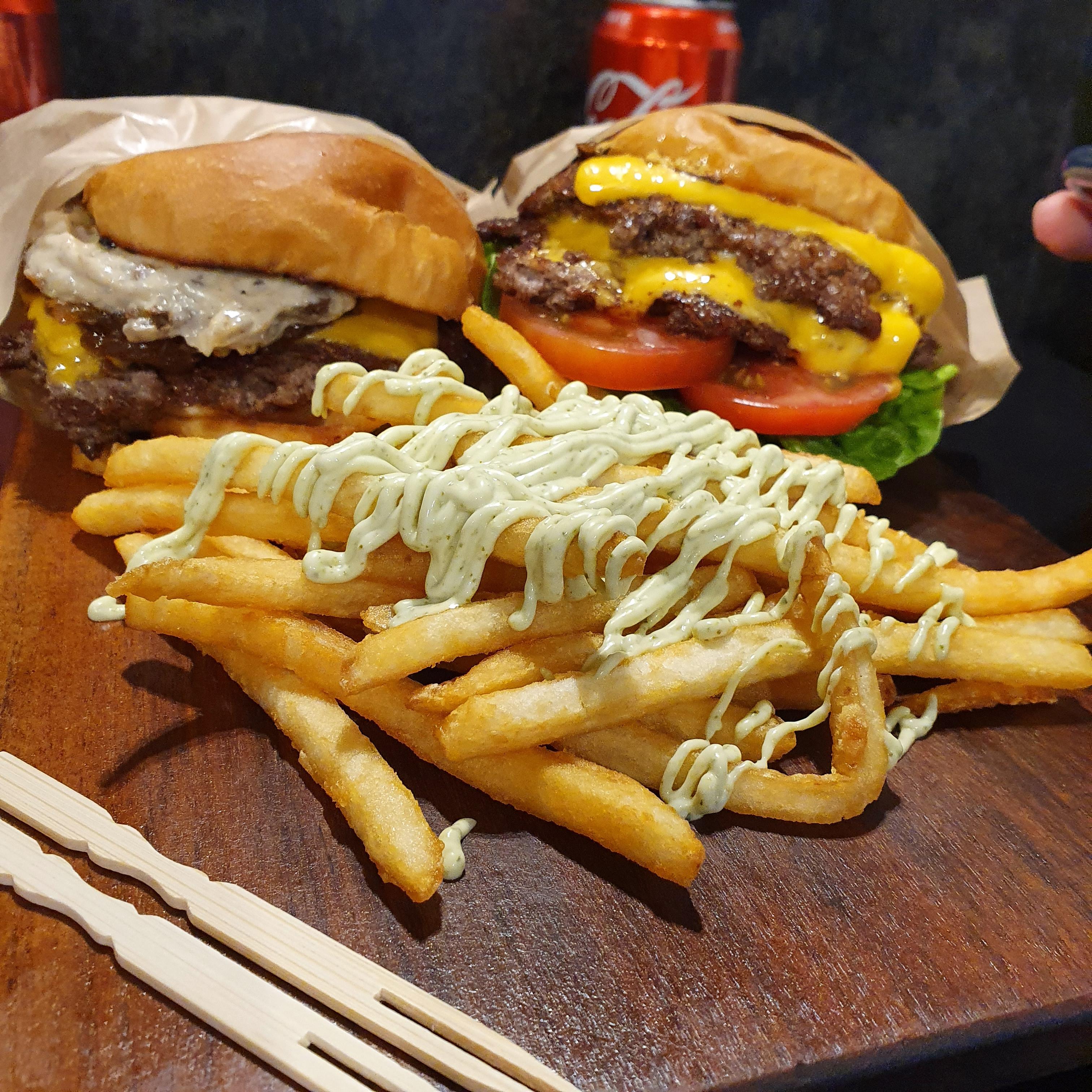  공덕역 맛집 클래식햄버거 / 쉑쉑버거보다 맛있는 집