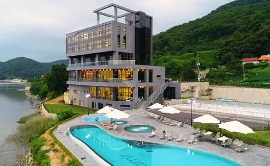 아라미르리조트 풀빌라&글램핑