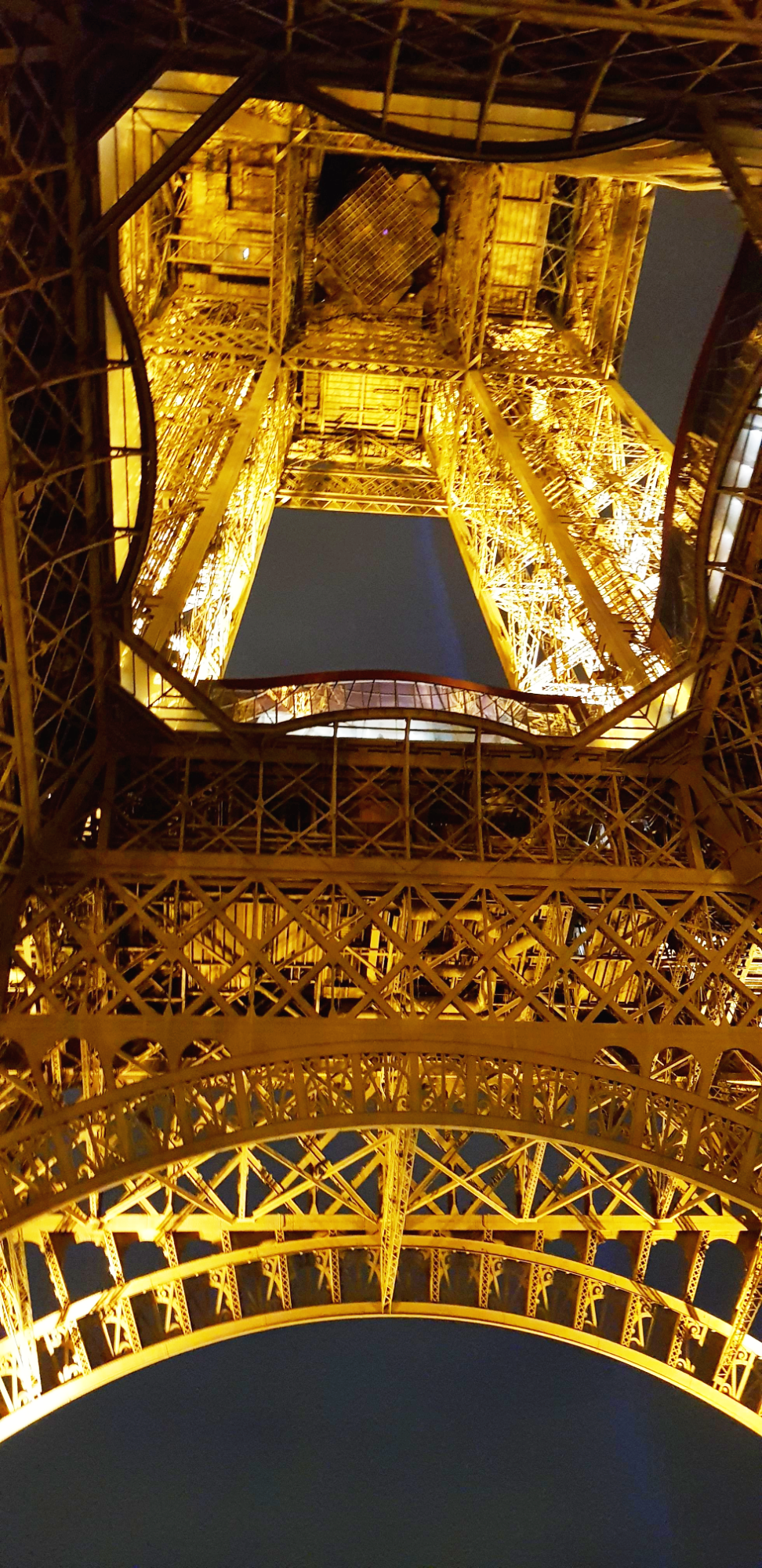 프랑스 파리 에펠탑 아래서