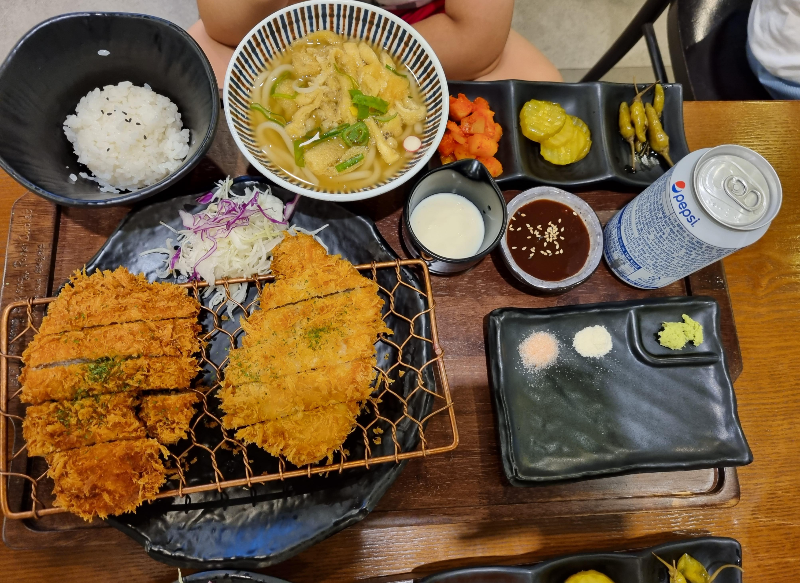 프리미엄-카츠-정식