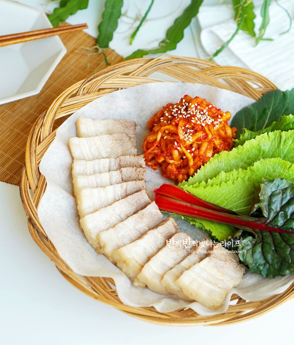 만들기 삼겹살수육 보쌈김치 맛있게~ 무수분 수육 보쌈 무김치 22