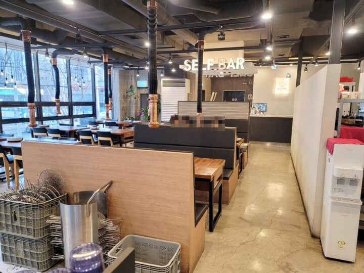 대구-북구-신수원본가-내부-테이블